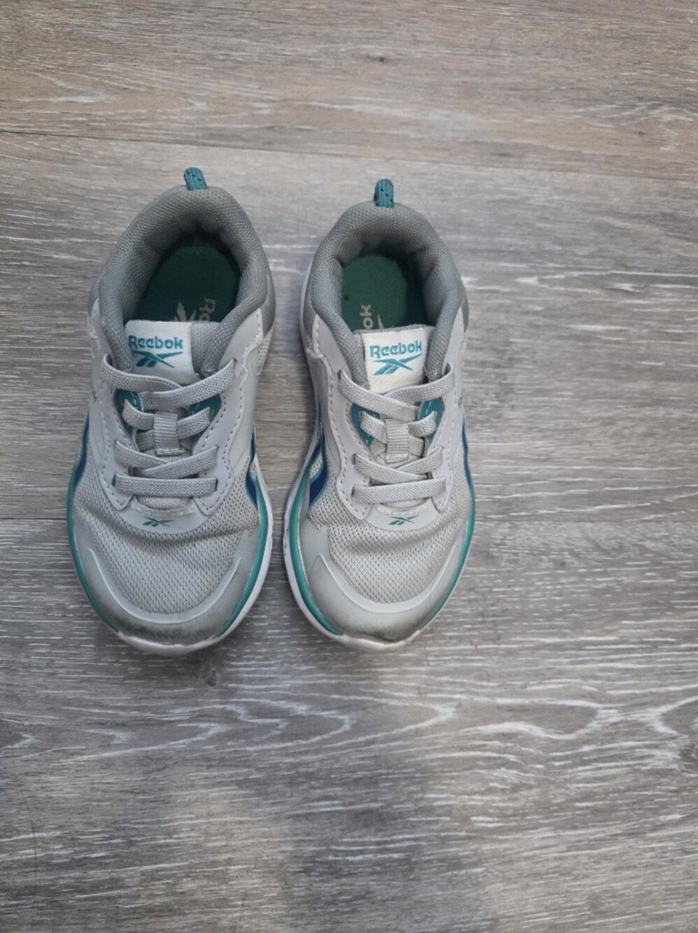 Reebok Kids Gray Sneakers with Teal Accents Size 8